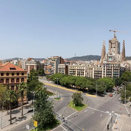 Ab Sagrada Familia Views Barselona
