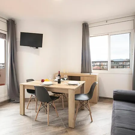 Ab Sagrada Familia Views *