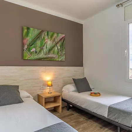 Ab Sagrada Familia Views *