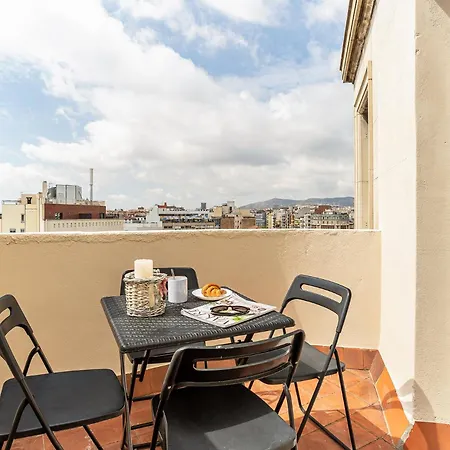 Ab Sagrada Familia Views *