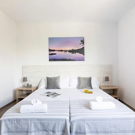 Ab Sagrada Familia Views