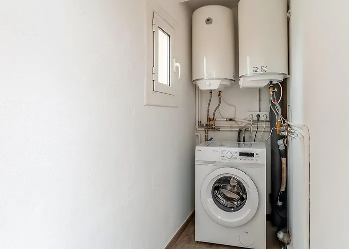 Ab Sagrada Familia Views